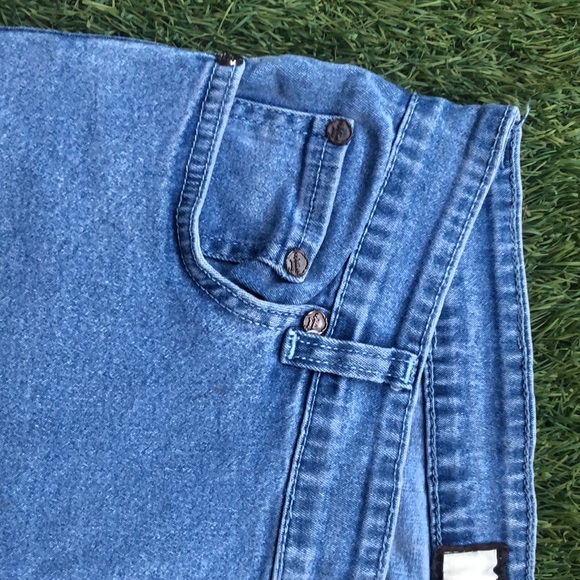 Denim capri 💙 - Picture 6 of 8